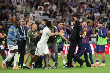 Rebutan Victor Munoz, Real Madrid Siap Jegal Langkah Barcelona