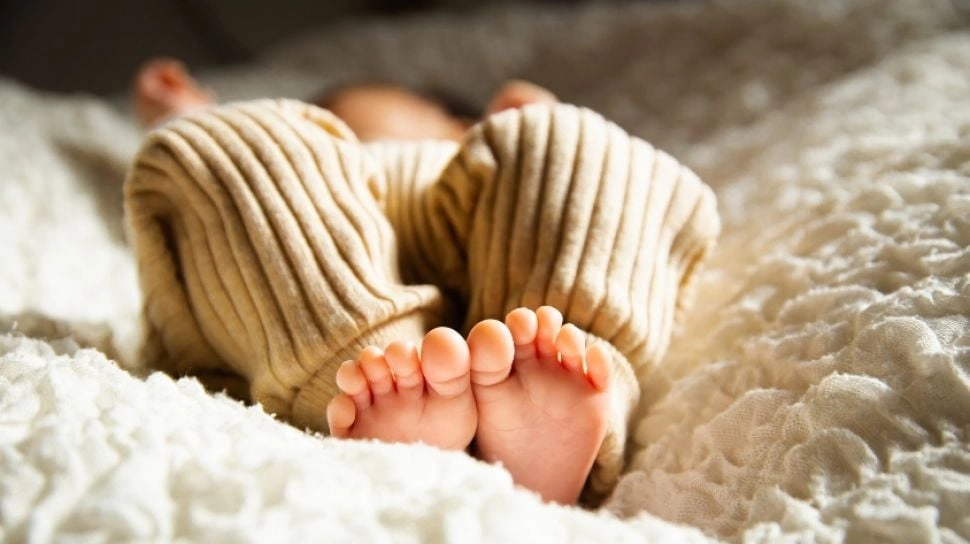 Dokter Anak Ingatkan Bahaya Jemur Bayi di Bawah Matahari Terik