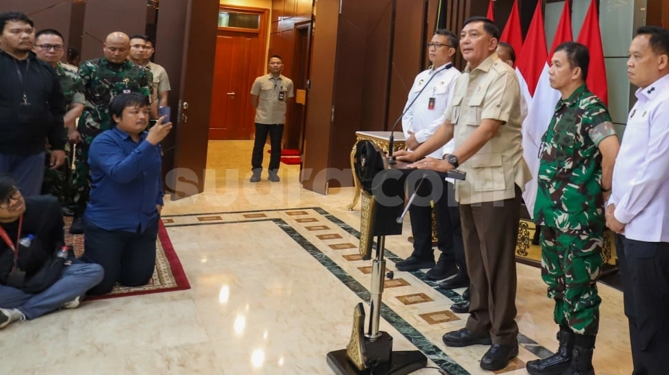 Pentagon Gelar Karpet Merah, Sjafrie Sjamsoeddin Dituding Bawa Agenda Akses Bebas di Langit RI