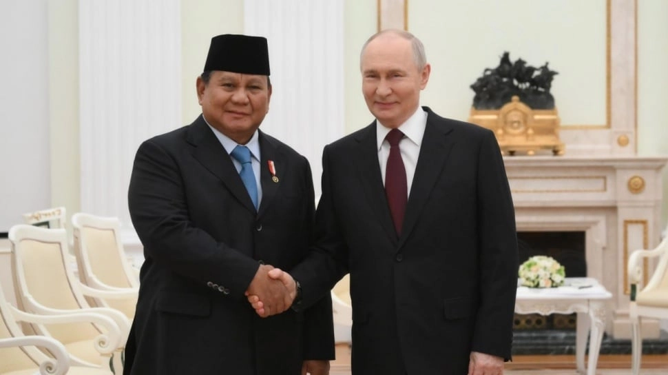 Momen Hangat di Kremlin, Putin Lepas Prabowo dengan Penghormatan Khusus