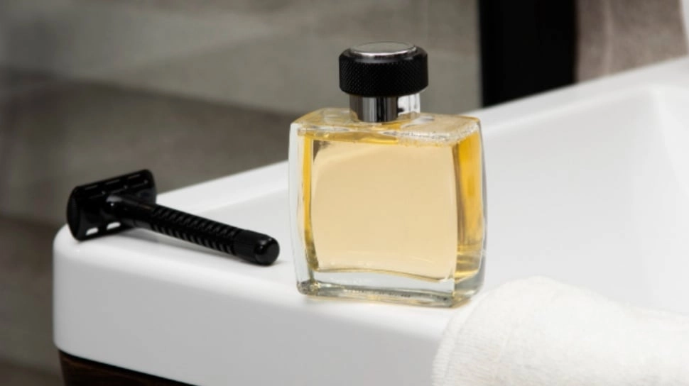 5 Parfum Pria yang Tahan Lama dan Meninggalkan Jejak, Awet Dipakai Banyak Aktivitas