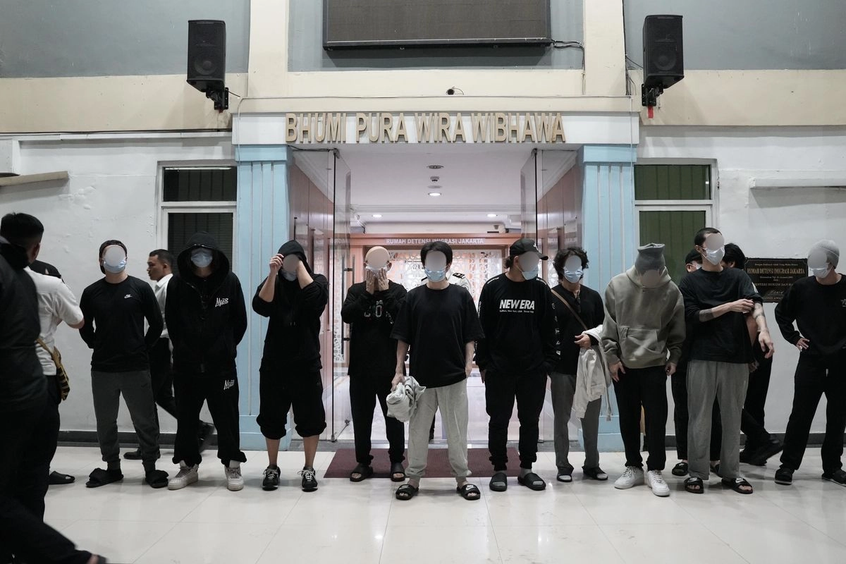 Imigrasi Deportasi 13 WNA Asal Jepang Pelaku Penipuan Daring