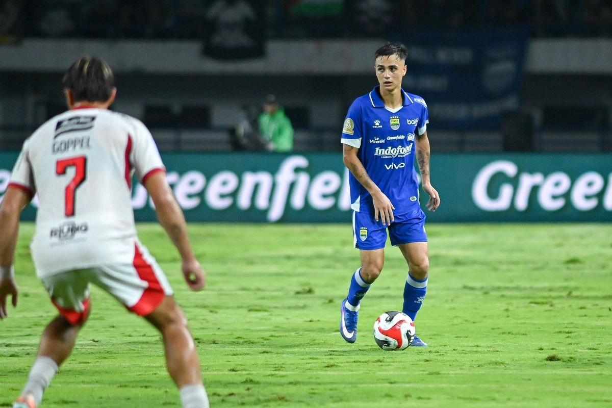 Kekuatan Dewa United di Mata Bek Persib Eliano Reijnders