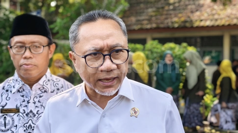 Harga Plastik Melejit, Zulhas Dorong Transisi ke Kemasan Ramah Lingkungan
