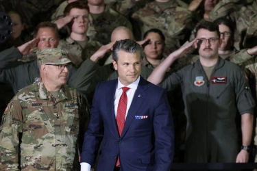 Setelah Trump, Menhan AS Hegseth Terancam Dimakzulkan akibat Perang Iran
