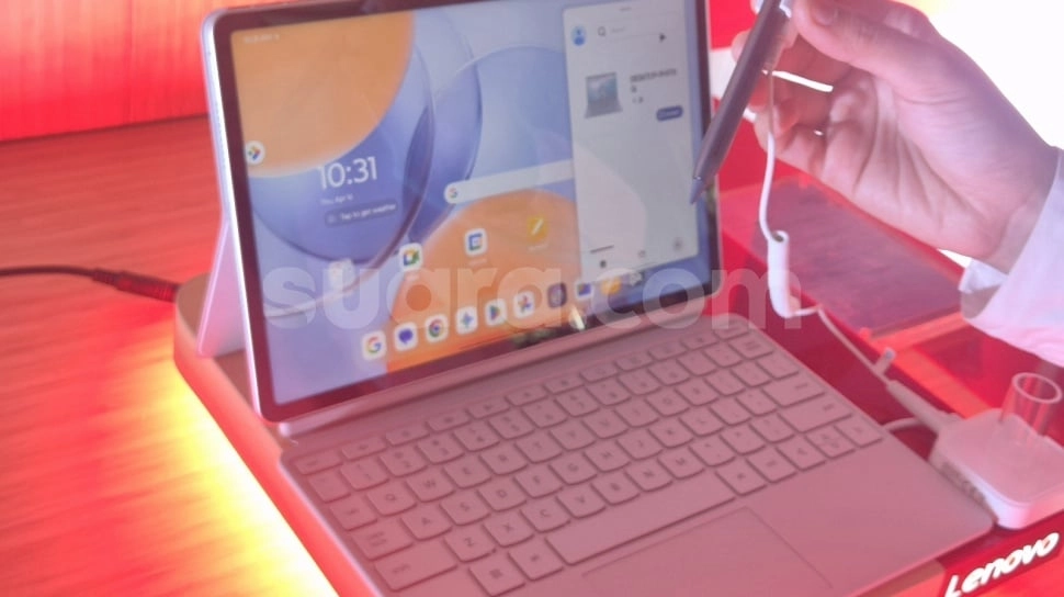 Lenovo Yoga Tab, Tablet AI Tipis dengan Snapdragon 8 Gen 3, Harga Rp10 Jutaan