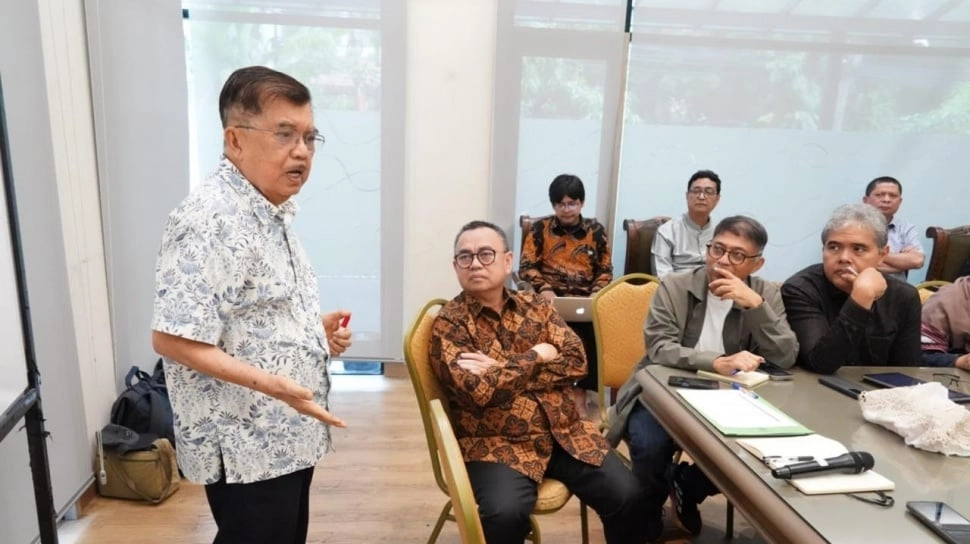 JK Bongkar Bukti Chat WA, Tolak Rismon dan Roy Suryo Terkait Buku 'Gibran EndGame'