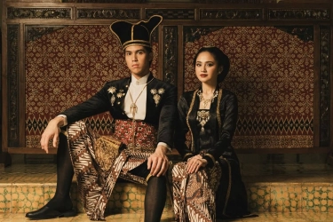 9 Gaya Prewedding Syifa Hadju–El Rumi, Elegan dalam Nuansa Royal Jawa