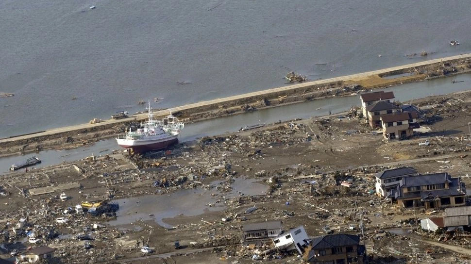Jepang Dihantam Tsunami Pertama usai Gempa Besar 7,5 SR