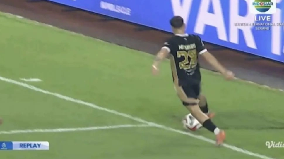 Merasa Persib Dirugikan Wasit, Umuh Muchtar Pertanyakan Fungsi VAR