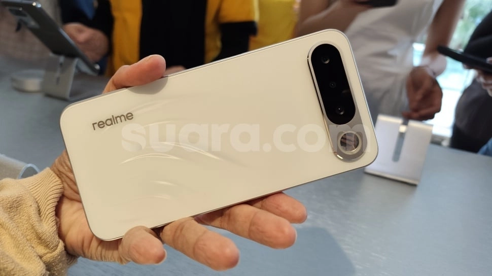realme 16 Series 5G, HP AI dengan Edit Foto Instan dan Transkrip Otomatis