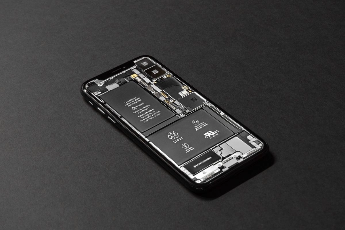 2027, Smartphone di Eropa Wajib Pakai Baterai Lepas-Pasang