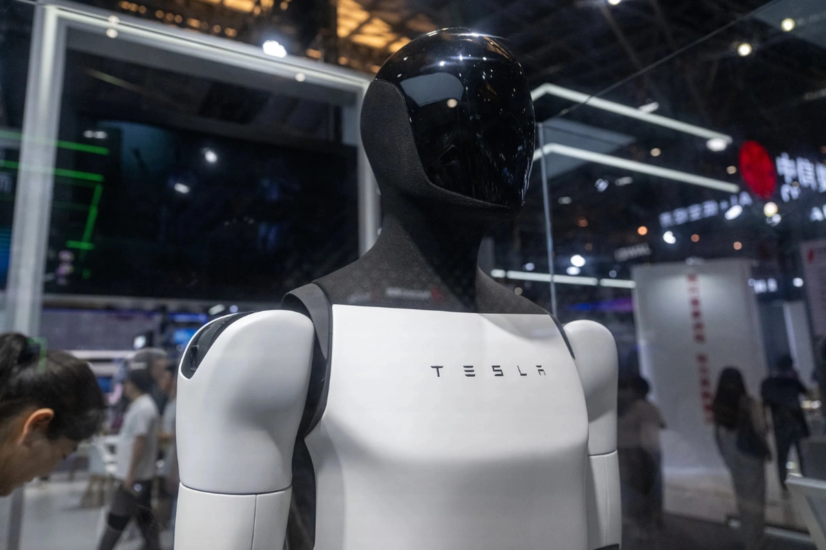 Ambisi Elon Musk: Robot Optimus Mulai Diproduksi Tahun Ini