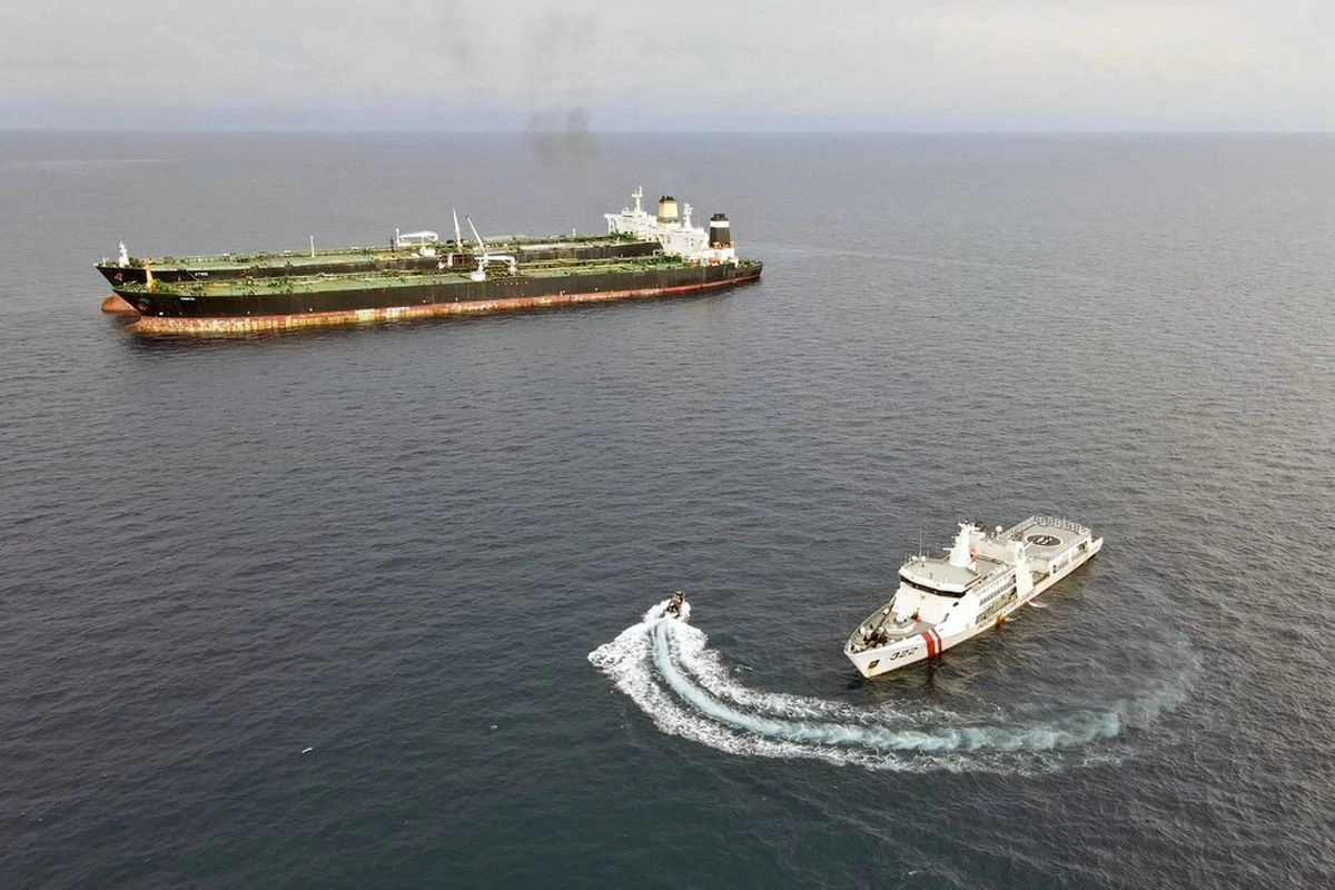 Aksi Kejar-kejaran di Selat Hormuz, AS Sergap Kapal Iran Dorena hingga ke Samudra Hindia