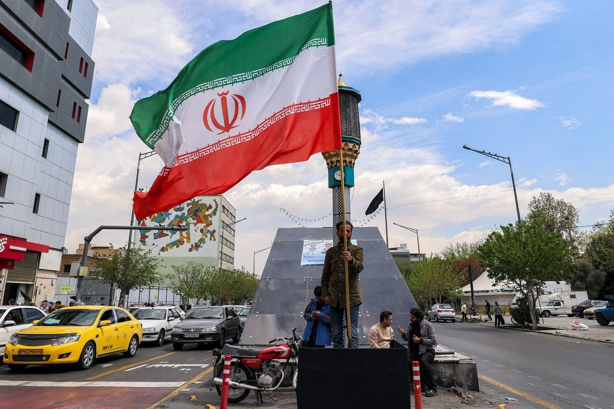 China Tiba-tiba Minta Warganya Keluar Iran Segera, Ada Apa?
