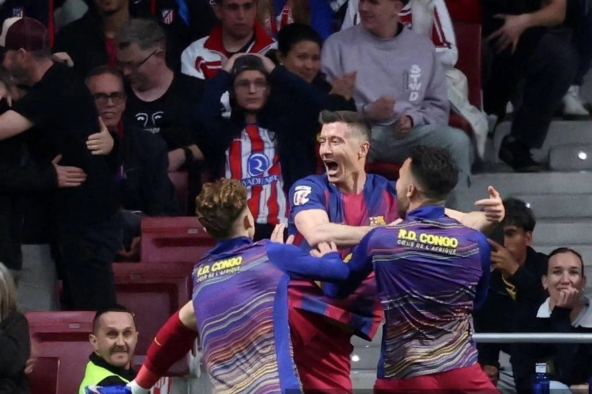 Kata Robert Lewandowski Saat Diminta Memilih Antara Juventus dan AC Milan
