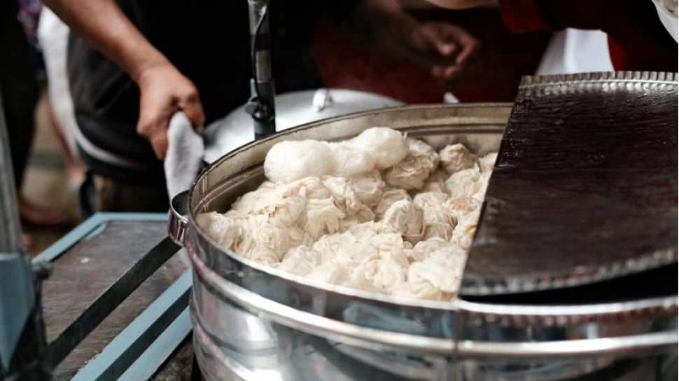 Nekat Olah Ikan Sapu-Sapu untuk Bahan Siomay, 5 Pria Diciduk Petugas Satpol PP