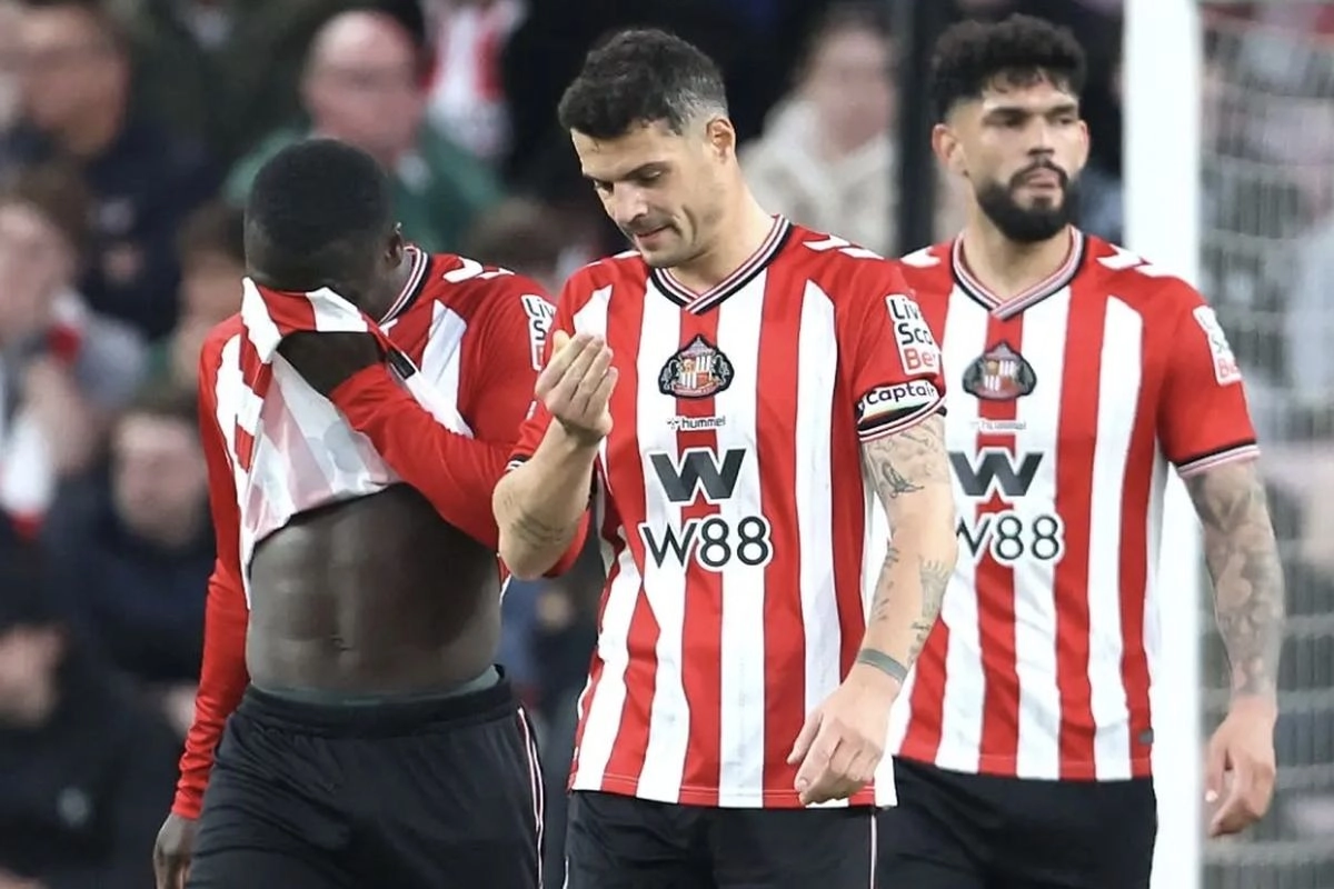 Saat Sunderland Runtuh dalam 6 Menit, Dibabat Nottingham Forest 0-5...