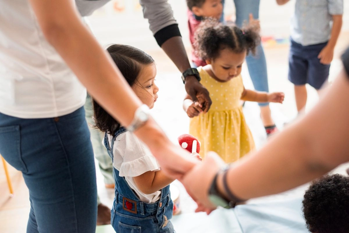Soal Titip Anak di Daycare: Dilema Keluarga Urban dan Mahalnya Rasa Aman
