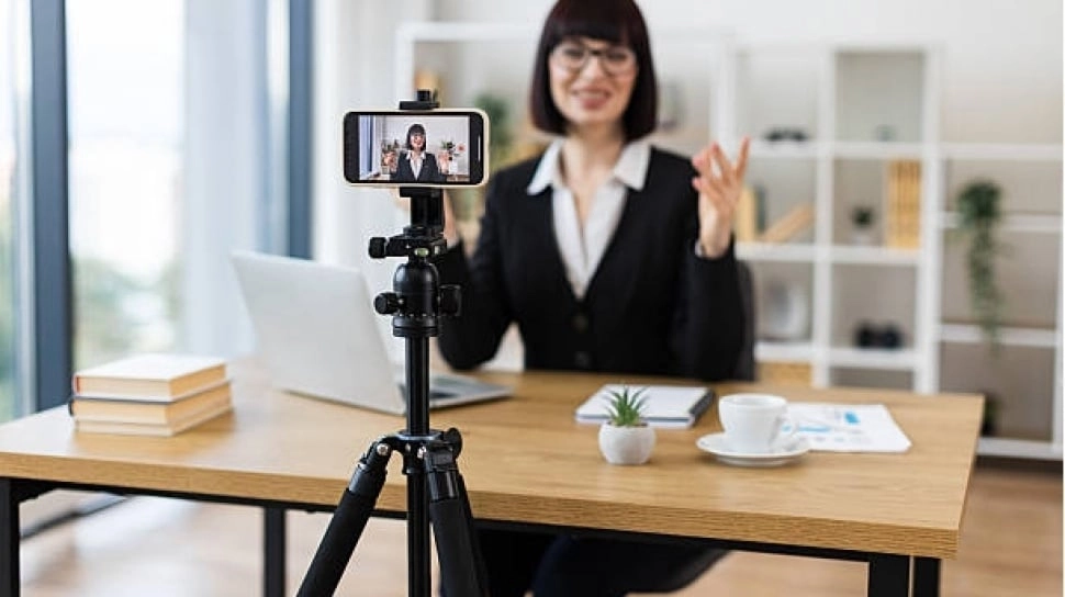 5 Rekomendasi Tripod HP Murah tapi Bagus dan Kokoh, Anti Goyang saat Ngonten