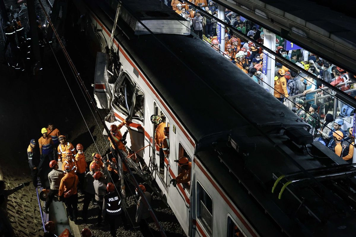 Imbas Kecelakaan Argo Bromo Anggrek dan KRL, 13 Kereta Dibatalkan Hari Ini, Cek Daftarnya
