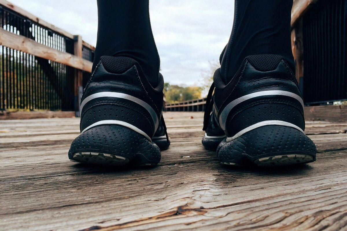 Tips Memilih Sepatu Lari untuk Pemula Menurut Atlet, Pilih Kategori Super Trainer