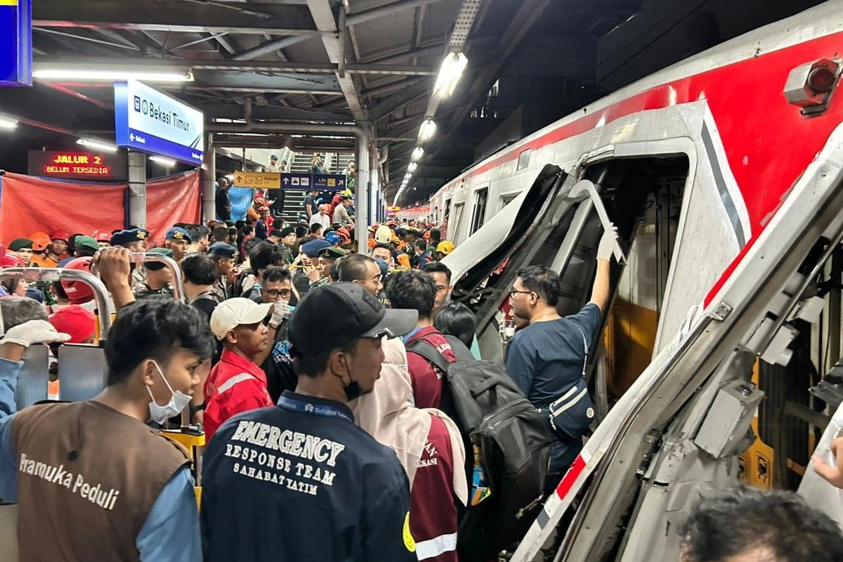 Update 08.45 WIB, 14 Korban Meninggal dalam Kecelakaan KRL di Stasiun Bekasi Timur