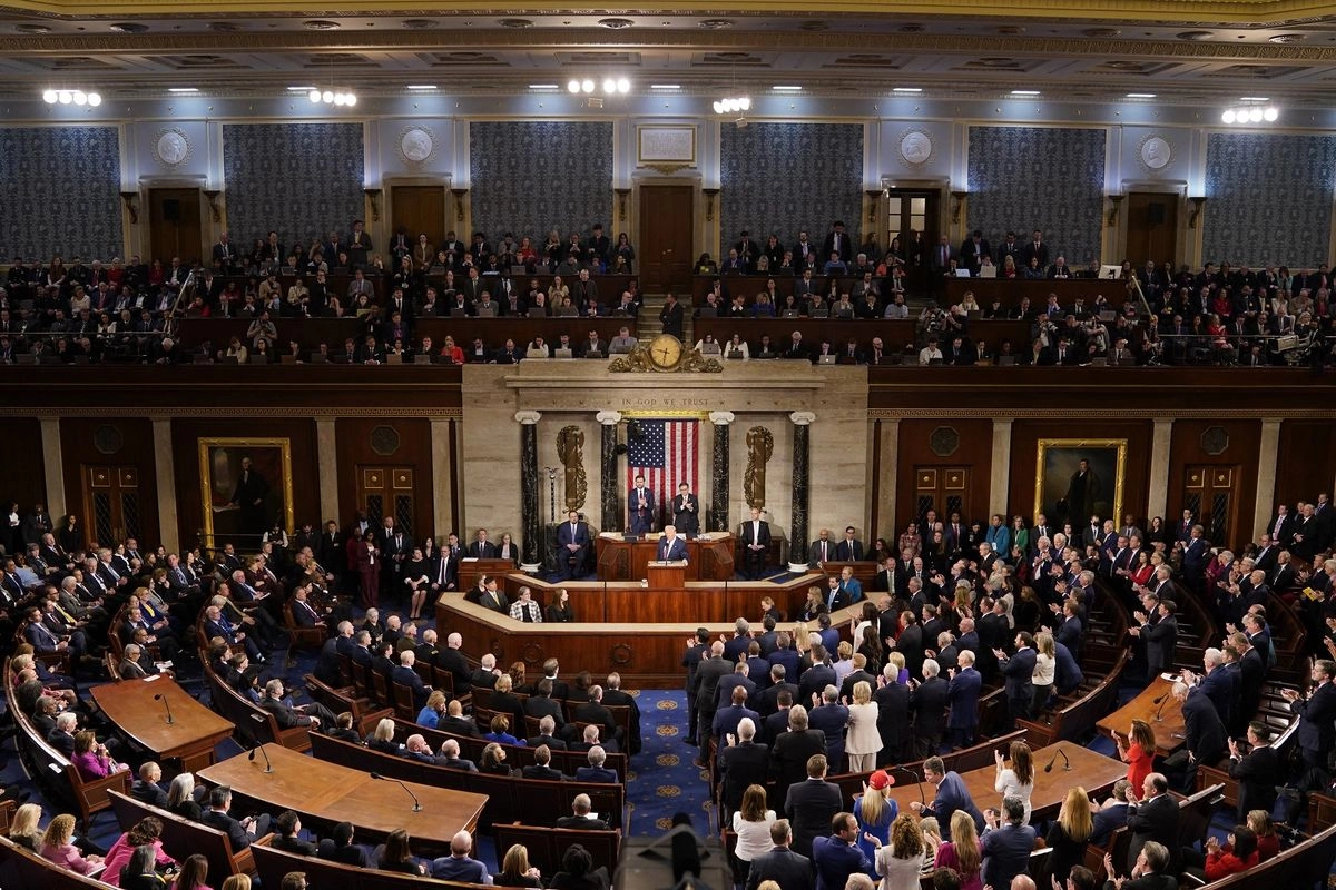 Demokrat Pertimbangkan Gugat Trump Terkait Perang Iran, Ini Alasannya