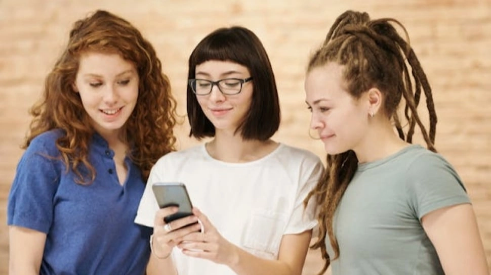 7 Kebiasaan Gen X Sejak Kecil yang Berbeda dengan Gen Z