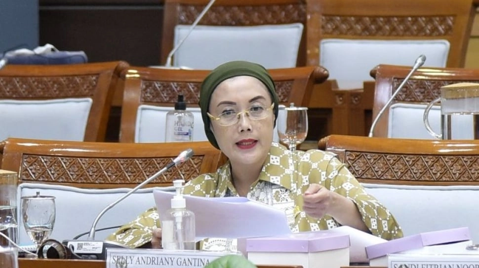 DPR Kritik Usulan Menteri PPPA Soal Pemindahan Gerbong Wanita KRL: Perbaiki Sistem!