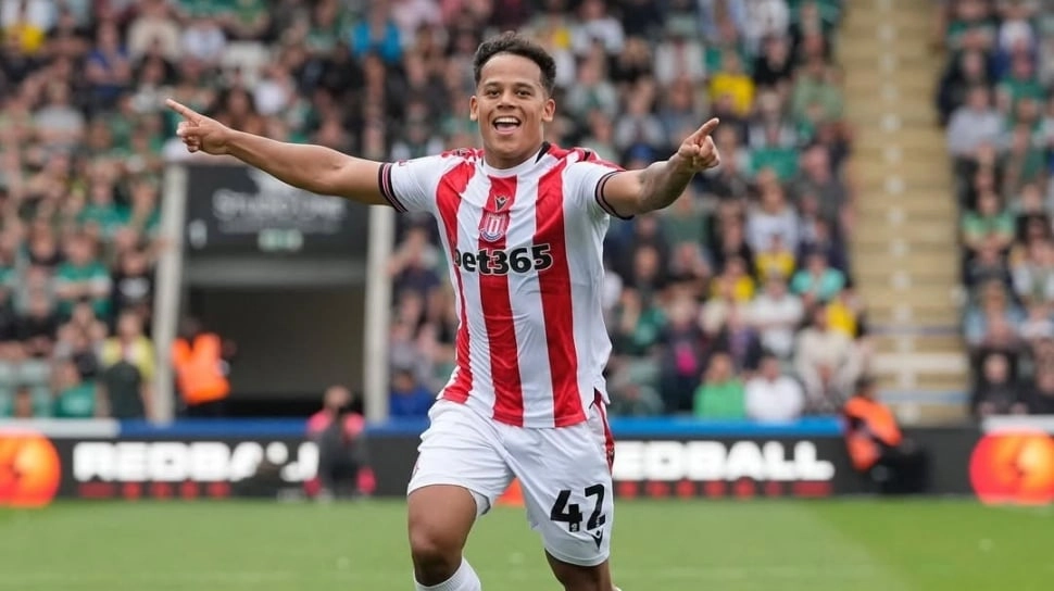 Jadi Rebutan, Pemain Keturunan Surabaya Ini Diincar Ajax Amsterdam dan 2 Klub Inggris