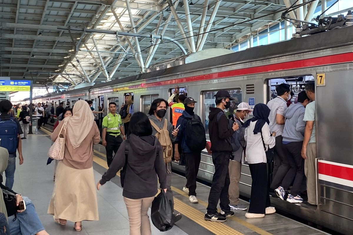 KRL Beroperasi Normal Saat Libur Hari Buruh 1 Mei 2026, Pengamanan Ditambah