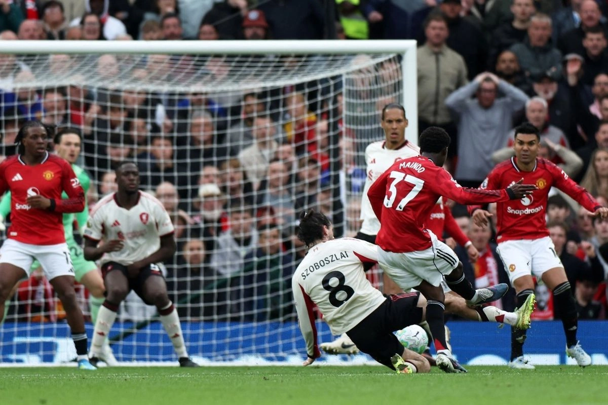 Hasil Man United vs Liverpool 3-2, Mainoo beri Setan Merah 3 Poin Dramatis!