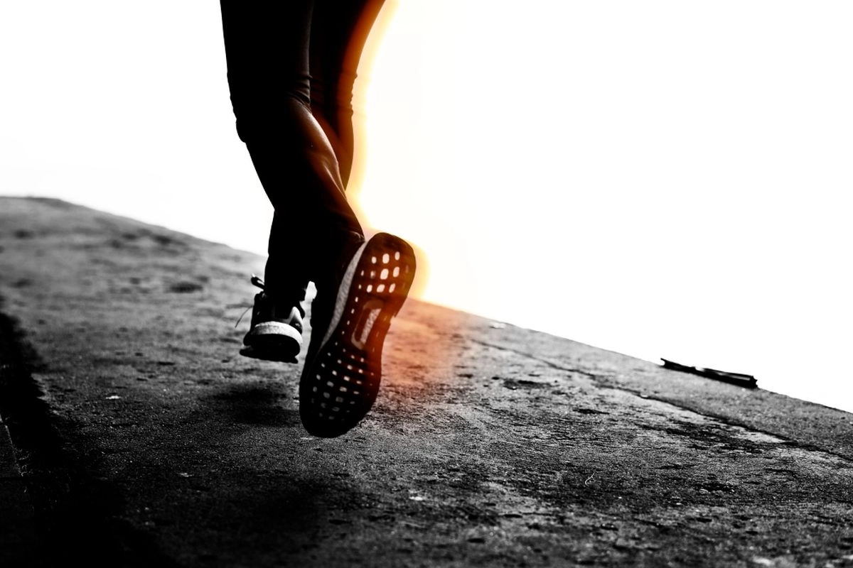 Cara Mencegah Kram Otot Saat Race Lari di Tanjakan dan Turunan