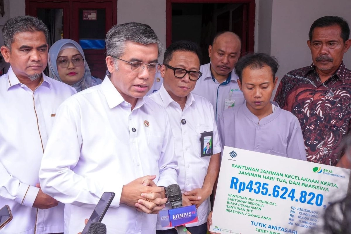 Menaker Pastikan Korban Kecelakaan KRL-KA Argo Bromo Dapat Jaminan Sosial