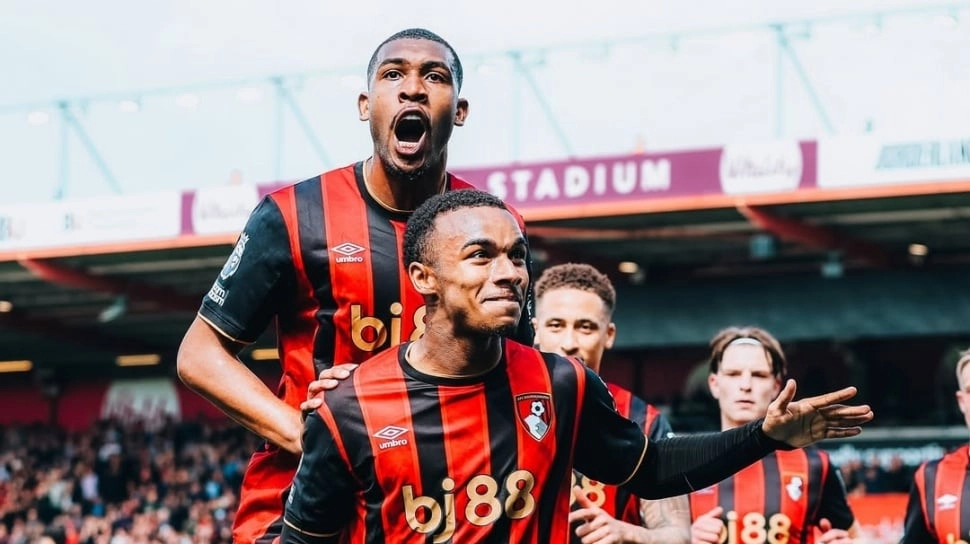 Judul: Barcelona Siap Sikut MU dan Arsenal Demi Bintang Muda Bournemouth Rp1,4 Triliun
