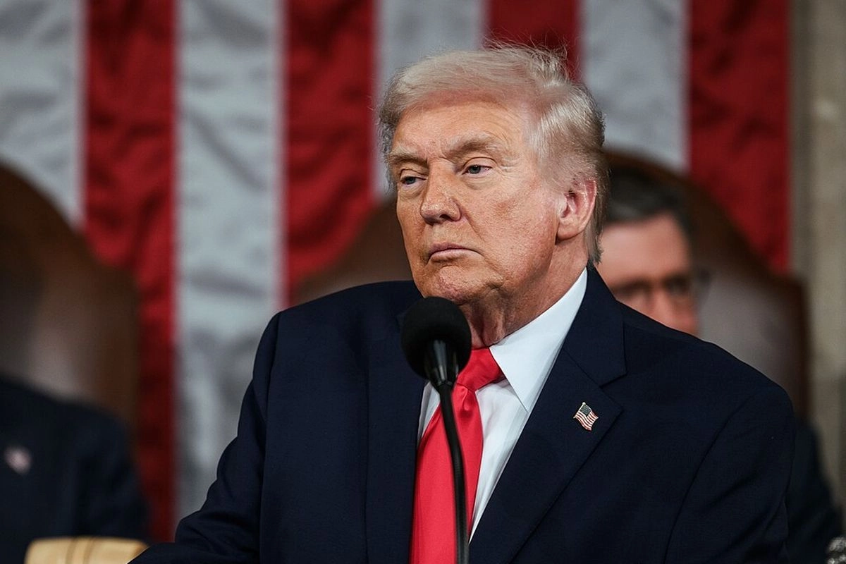 Ditekan Sekutu Teluk, Trump Hentikan Operasi AS di Selat Hormuz