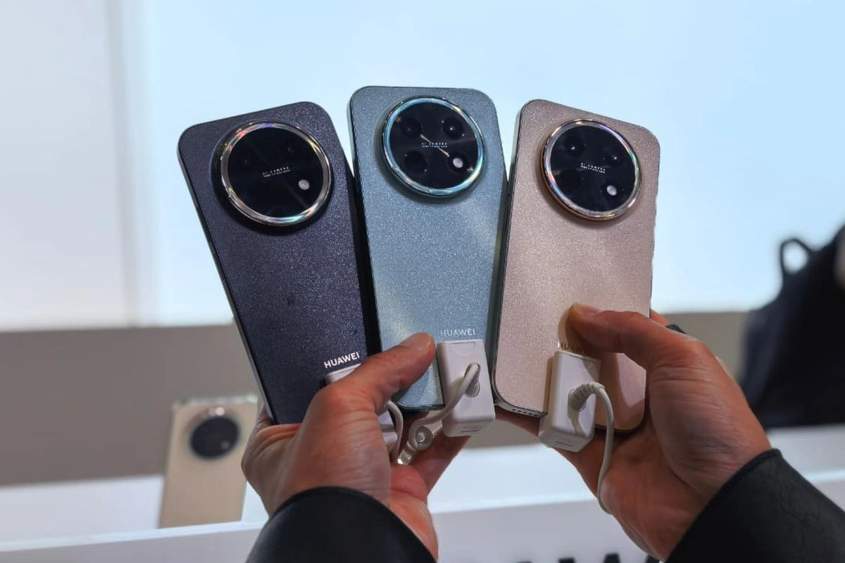 Huawei Nova 15 Max Resmi, HP Baterai 8.500 mAh dan Layar Cerah 4.000 Nits