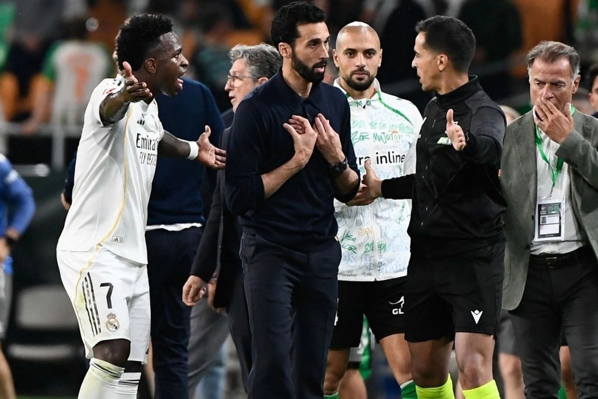 Ruang Ganti Real Madrid Memanas: Alvaro Arbeloa Berselisih dengan 6 Pemain Inti