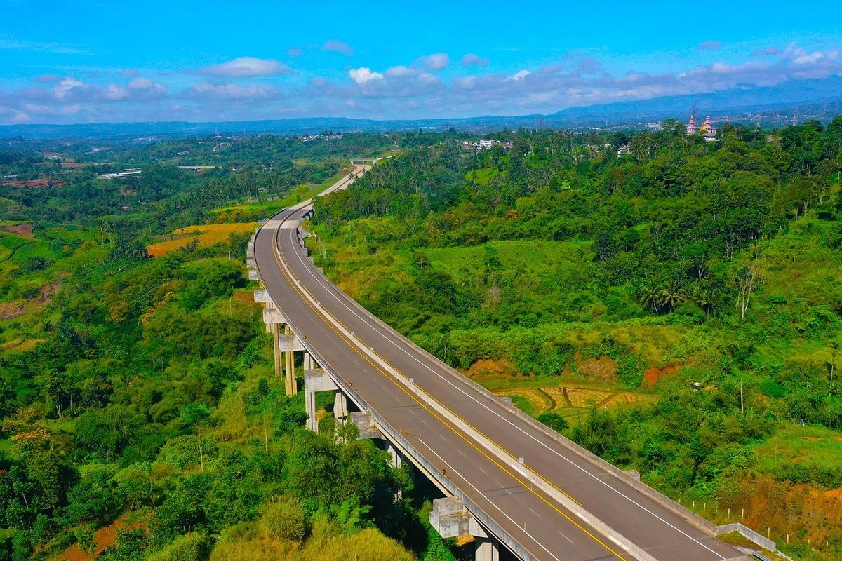 Tol Bocimi Sempat Lumpuh akibat Longsor, Kini Kembali Normal