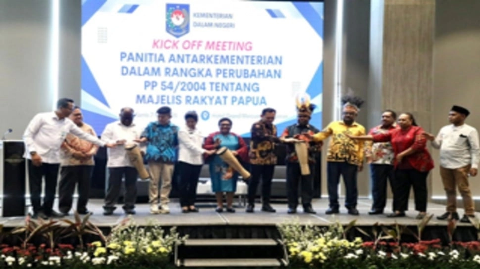 Wamendagri Ribka Haluk Tekankan Penguatan Peran MRP dalam Penyusunan RPP Perubahan Kedua PP 54/2004