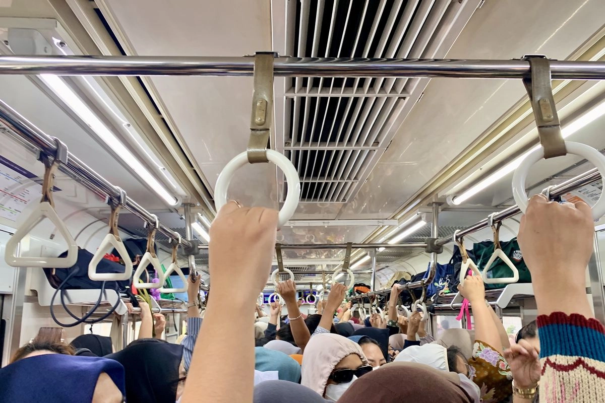 ASN WFH Tiap Jumat, Jumlah Penumpang KRL Turun 9 Persen