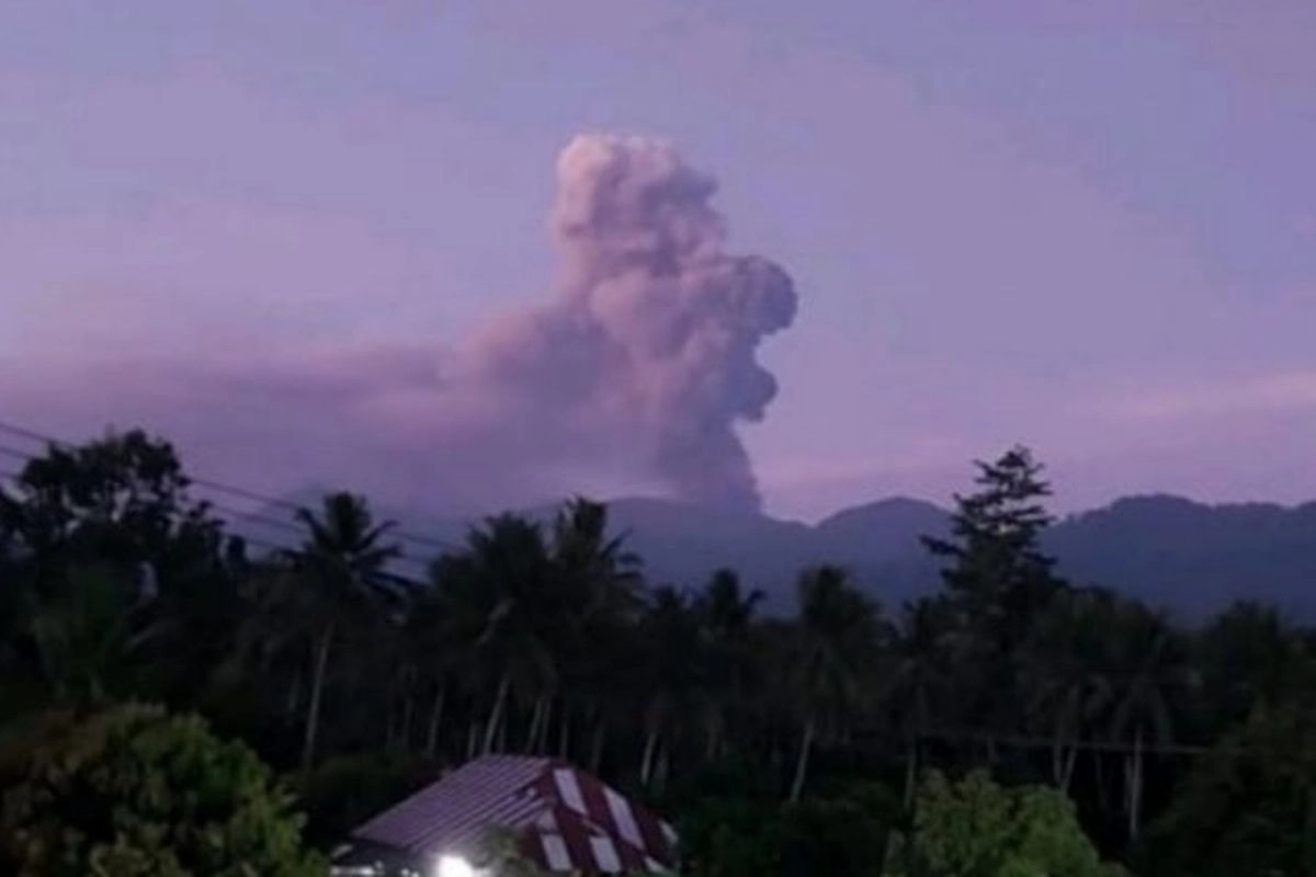 Gunung Dukono Meletus, Ada 5 Pendaki Terluka