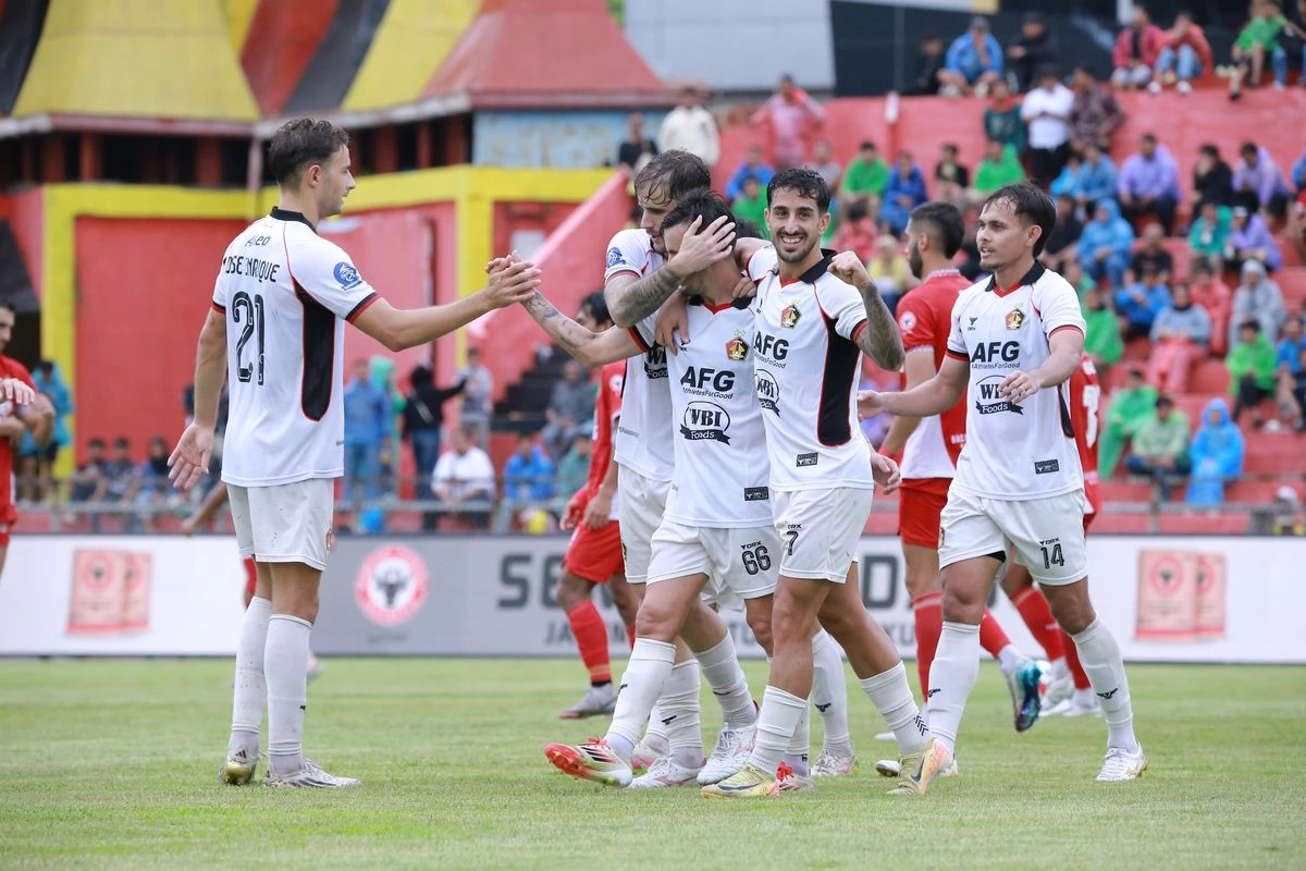 Hasil Super League Semen Padang Vs Persik 0-3, Amukan Macan Putih