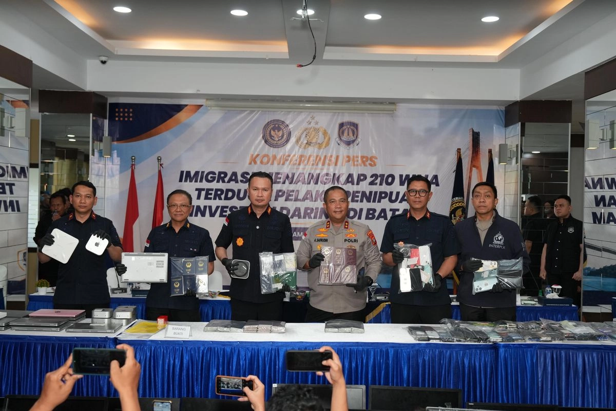 Imigrasi Tangkap 210 WNA Terduga Pelaku Penipuan Investasi Daring di Batam