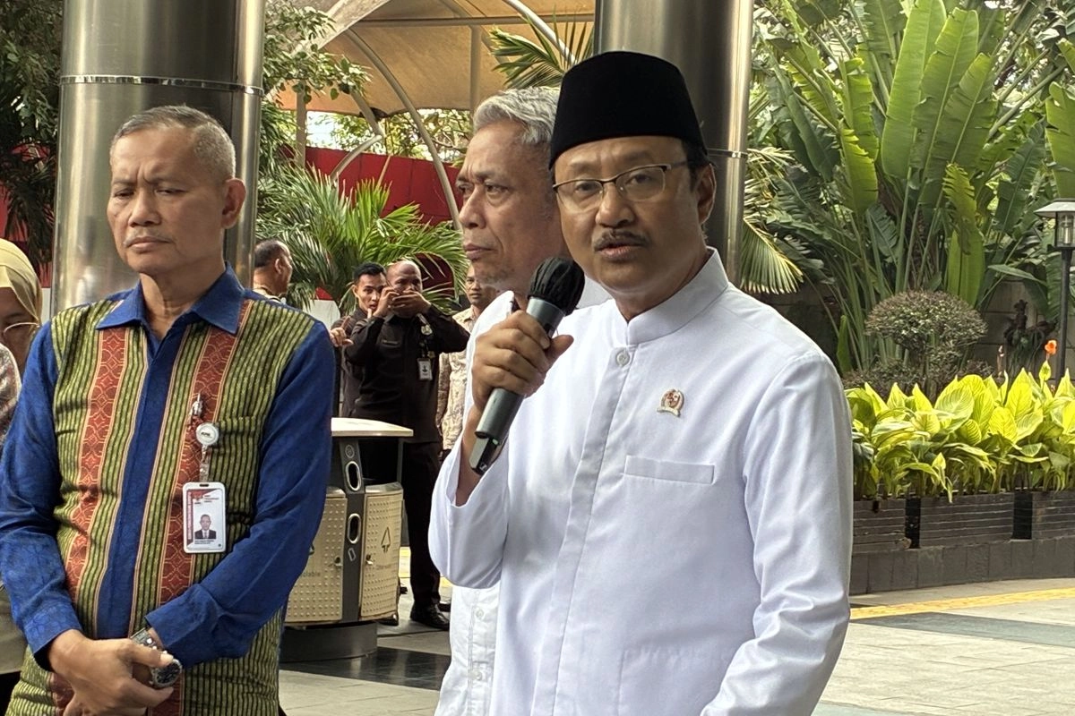 Mensos: KPK Banyak Beri Catatan dan Koreksi Pengadaan Sepatu Sekolah Rakyat