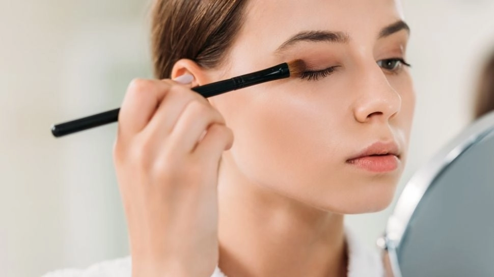 5 Eyeshadow Brand Lokal yang Pigmented dan Aman Dipakai, Mulai Rp20 Ribuan