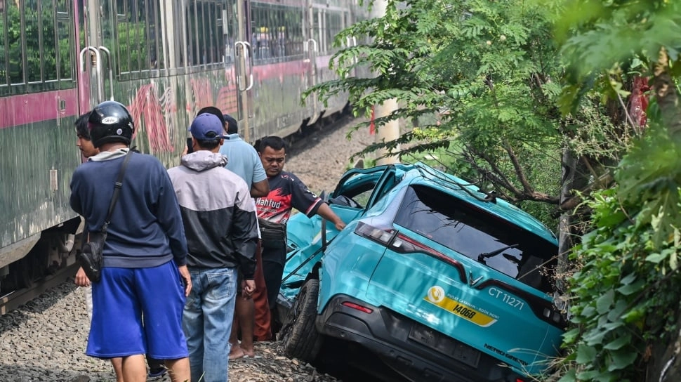 Terungkap! Taksi Green SM yang Mogok di Rel Bekasi Timur Ternyata Terlambat Servis Hingga 9.000 KM