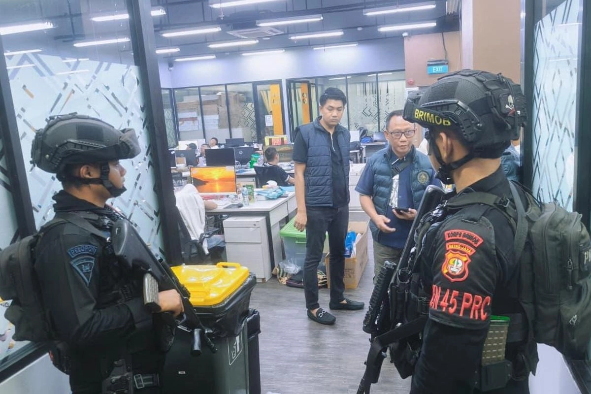 Polisi Buru Bos Judol Internasional di Hayam Wuruk