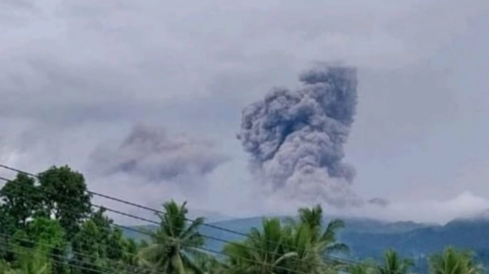 Gunung Dukono Meletus Berapa Kali? Ini Riwayat Erupsi Gunung Api Aktif di Halmahera